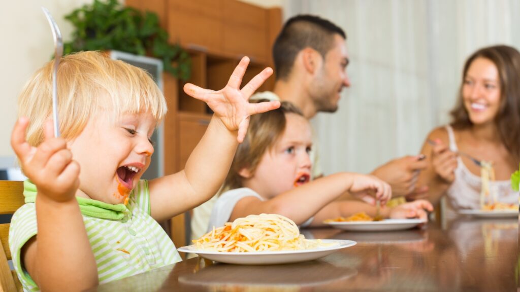 Moment quotidià de connexió familiar i benestar compartit